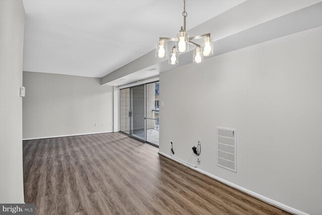 Building Photo - 7505 Riverdale Rd