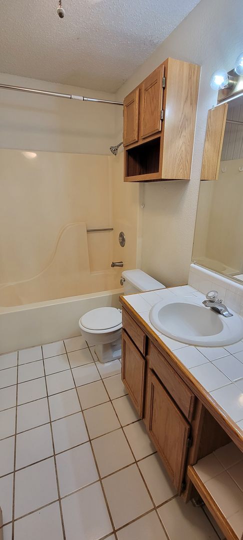 Building Photo - GREAT HOME IN NE CLOVIS NEAR MESA ELEMENTARY