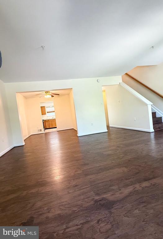Building Photo - 8809 Francisco Ct