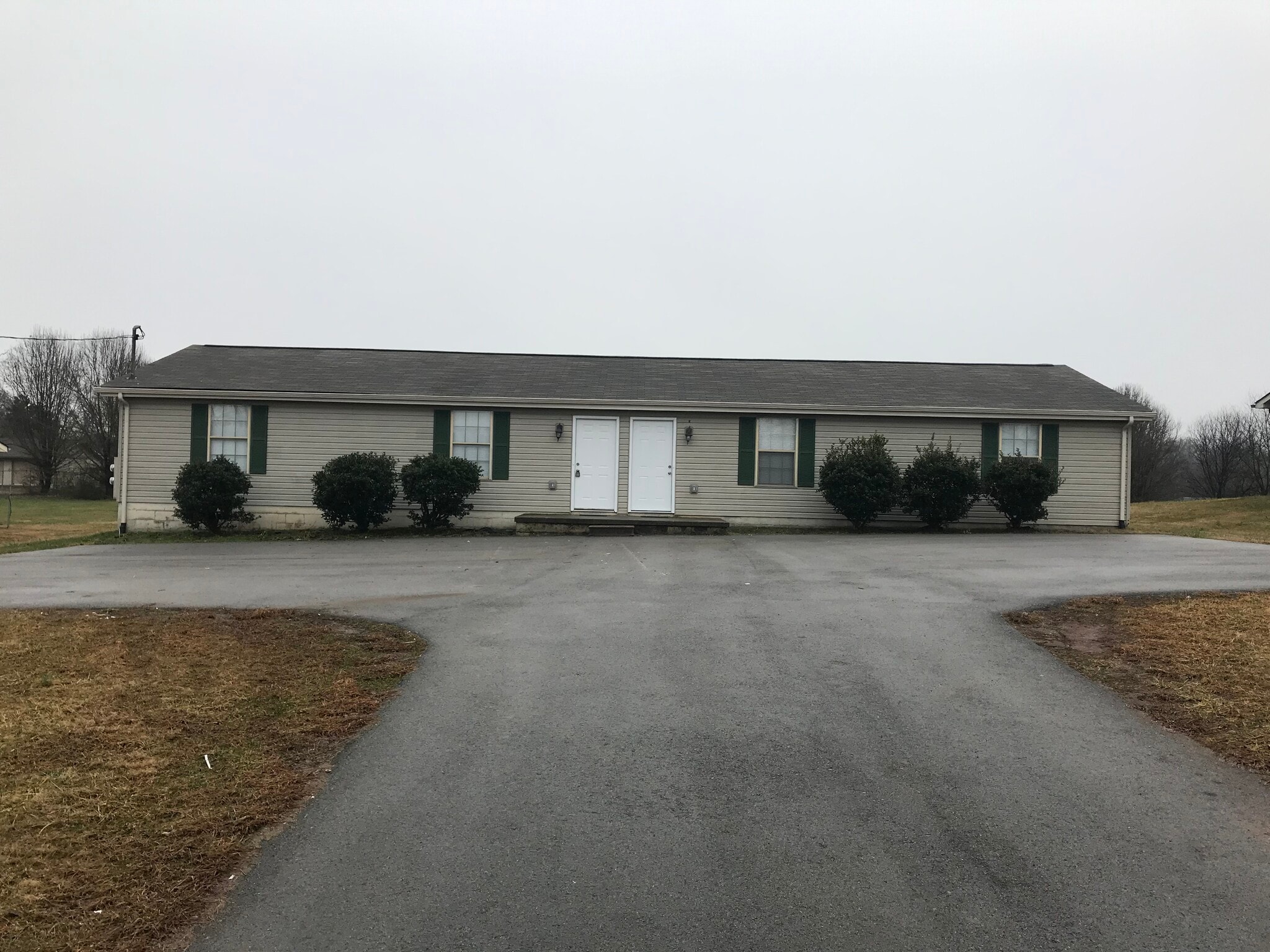 Building Photo - 723 Pleasant Valley Rd