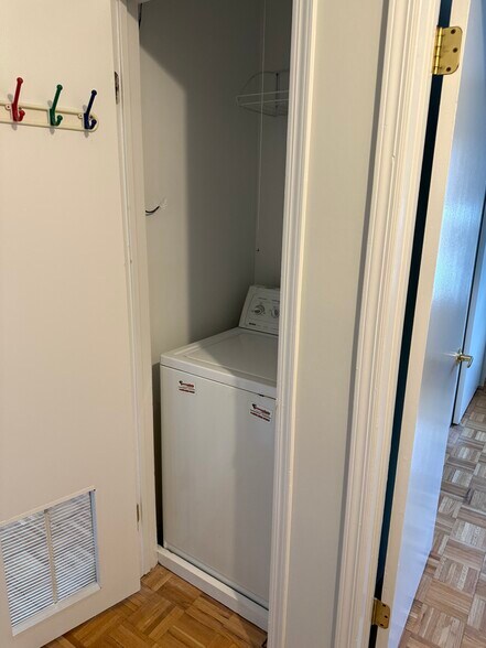 Building Photo - 80 Mountain Ct