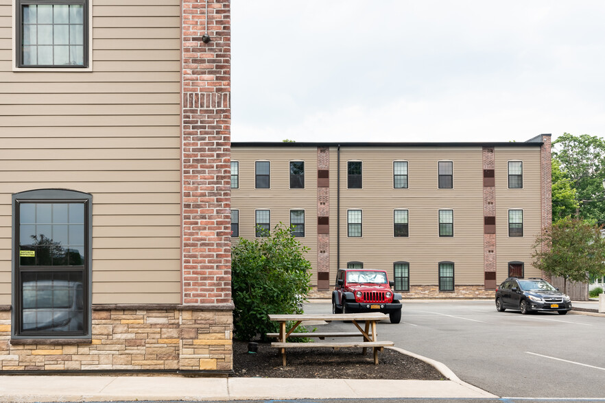 Building Photo - Beacon Falls - Lofts at 50 Leonard