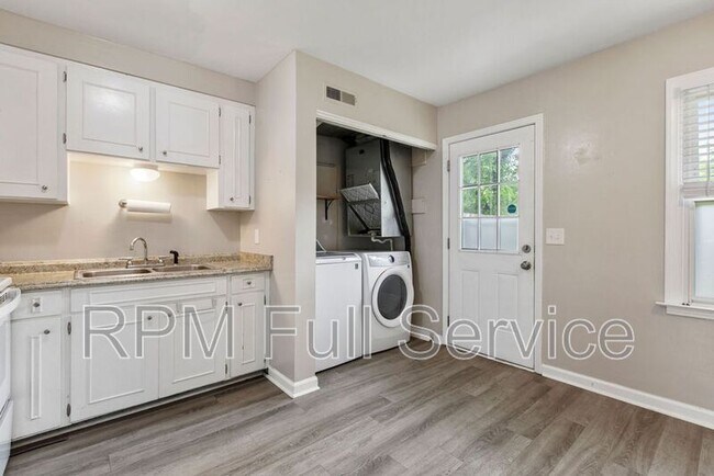 Building Photo - 1112 McAlpine Avenue