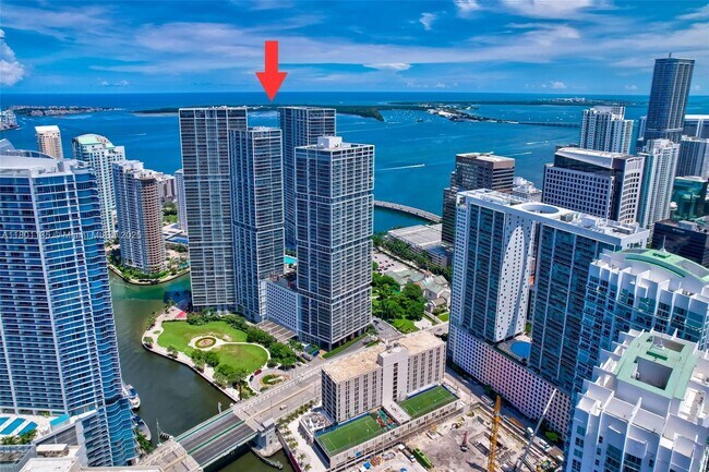 Building Photo - 495 Brickell Ave