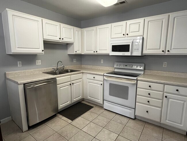 Building Photo - 2520 Friedland Pl