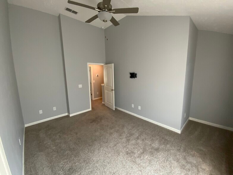 Bedroom 1 - 3037 Utah St