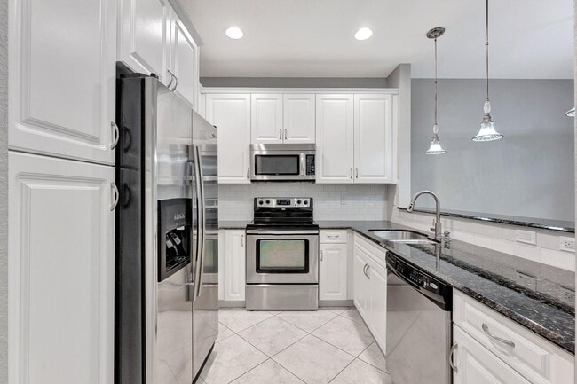 Building Photo - 10850 NW 74th Dr