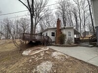 Building Photo - 542 Wagon Trail Rd