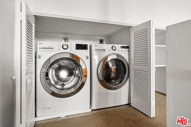 Building Photo - 1011 Pacific St