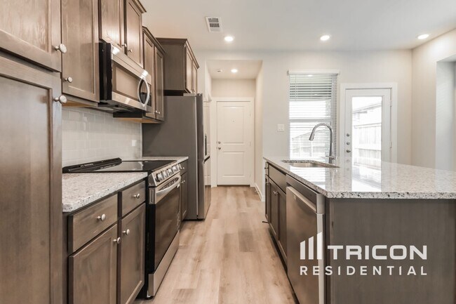 Building Photo - 2524 Dulaney Dr