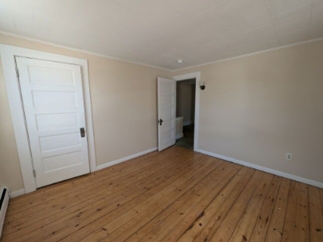 Building Photo - 53 Perkins Ave