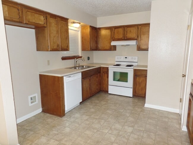 Building Photo - Meadowcreek Subdivision
