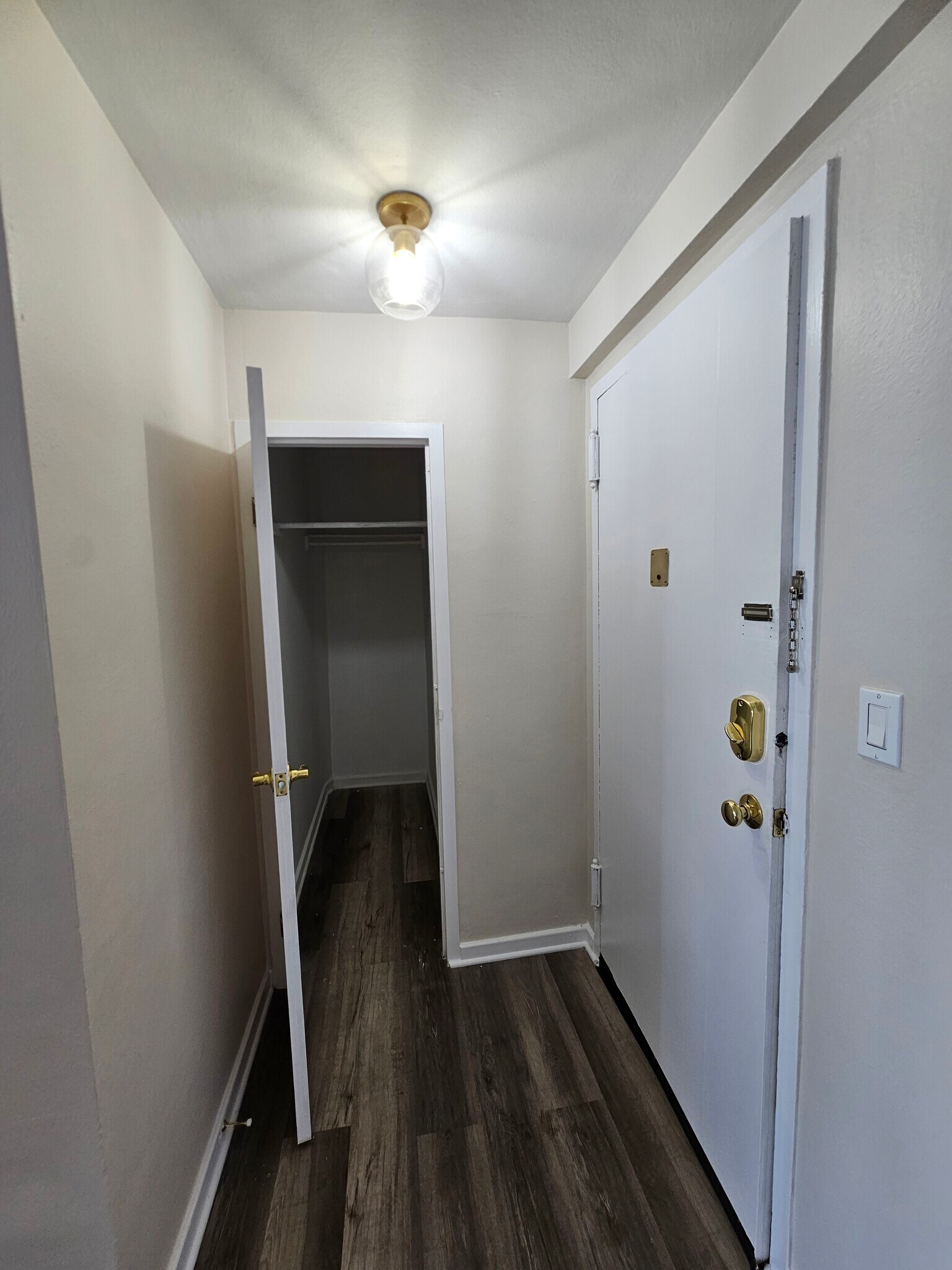 Building Photo - 11720 Edgewater Dr