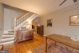 Building Photo - 835 Wellington St