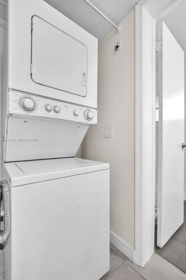 Building Photo - 3265 Virginia St