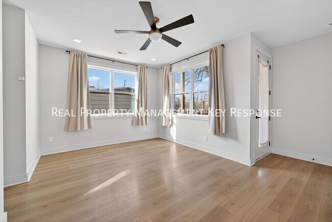 Building Photo - 2109 23rd Ave N