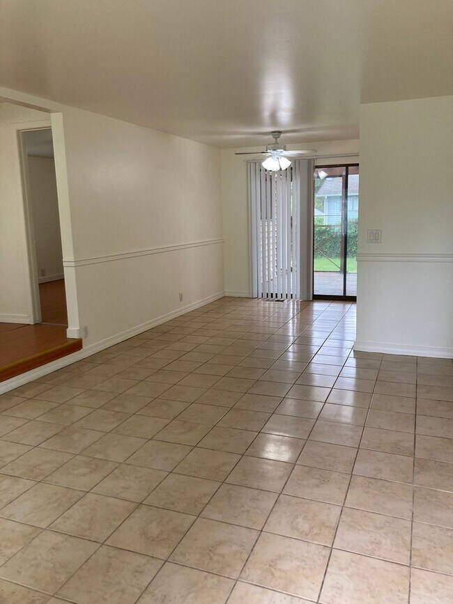 Building Photo - Cozy 4-Bedroom 1.5 Bath Gem with Fenced Ya...