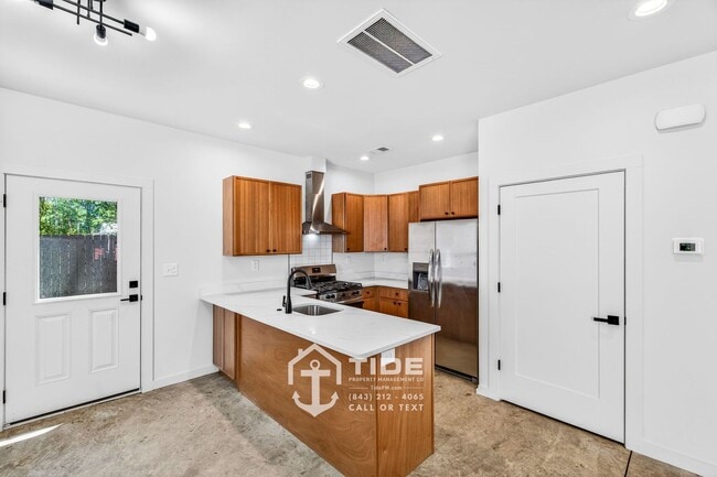 Building Photo - Modern Hanahan Living Near Park Circle