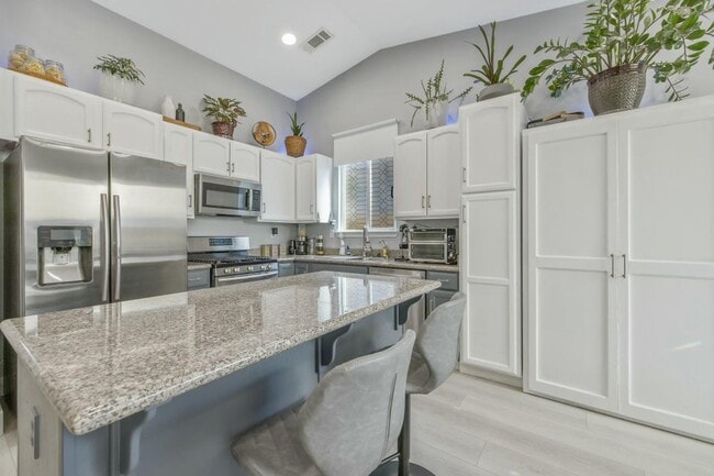 Building Photo - 2785 Eshom Creek Ct