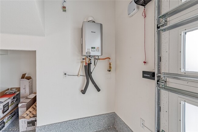 Building Photo - 639 Grey Saker St