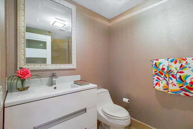 Building Photo - 3100 N Ocean Blvd