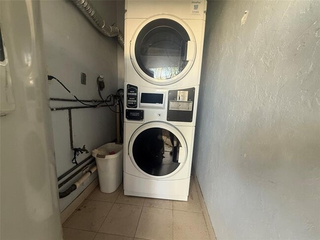 Building Photo - 4009 NE 21st Ave