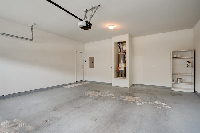 Building Photo - 1050 Kenney Fort Crossing