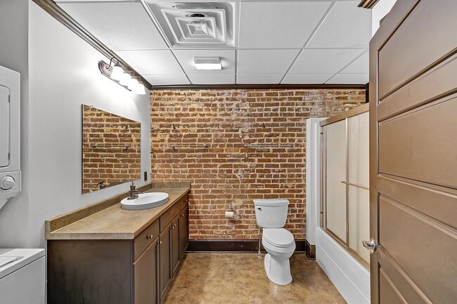 Building Photo - 217 E Deaderick St