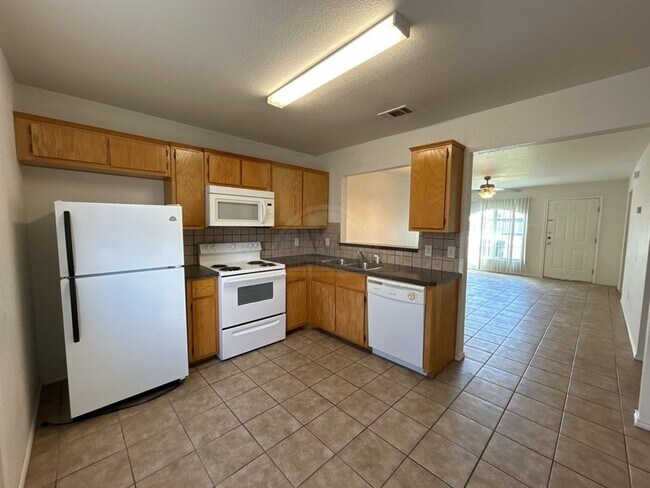 Building Photo - 3811 Edgefield St