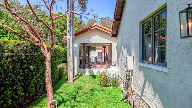 Building Photo - 519 Alhambra Cir