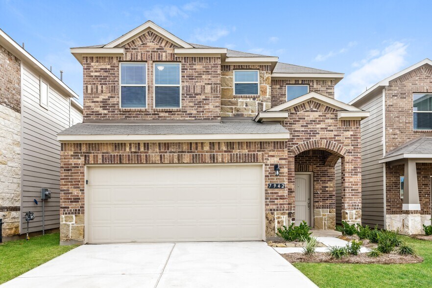 Building Photo - 21327 Cypress Conifer Dr