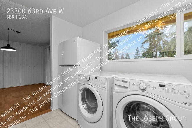 Building Photo - 23300 63rd Ave W