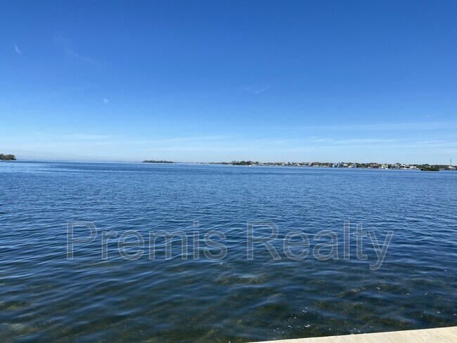 Building Photo - 2664 St Joseph Dr