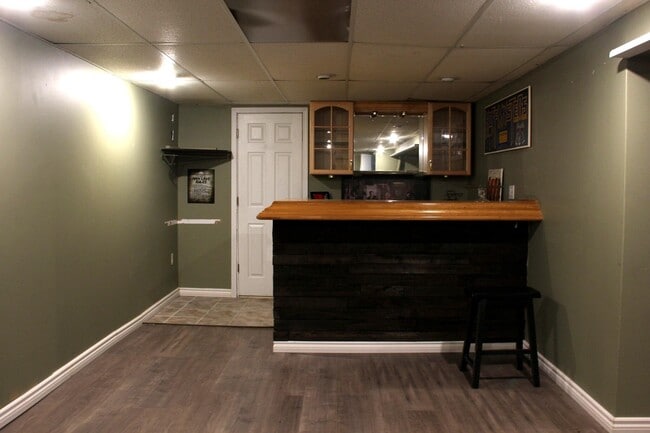 Building Photo - 43592 Champlain Ct