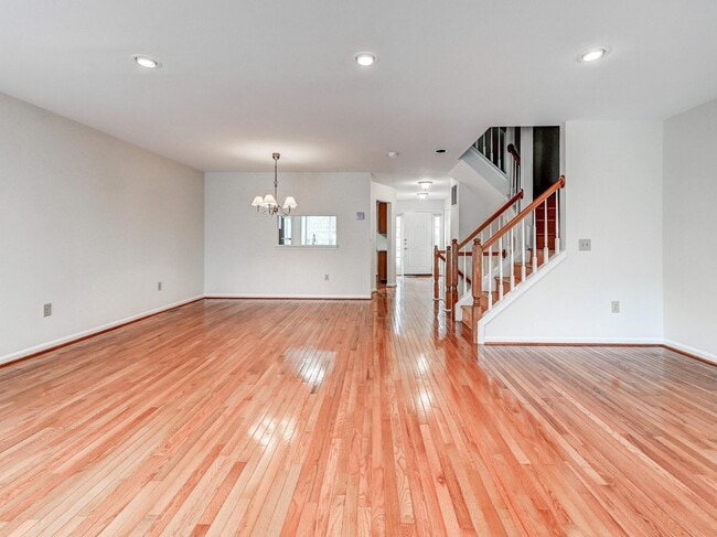 Building Photo - 11919 Thurloe Dr