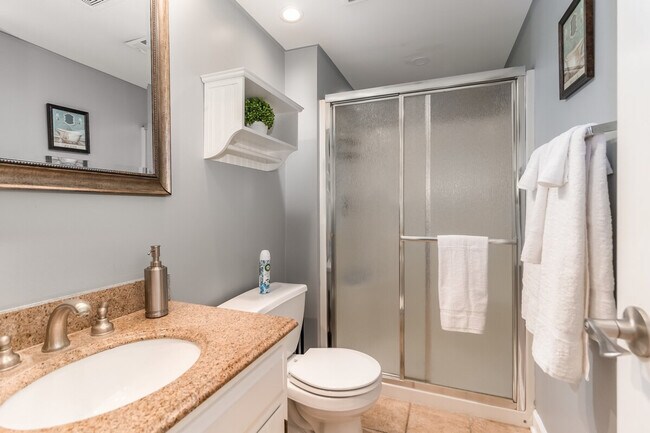 Building Photo - 1201-1203 Johnston Drive-SI ID1497747P