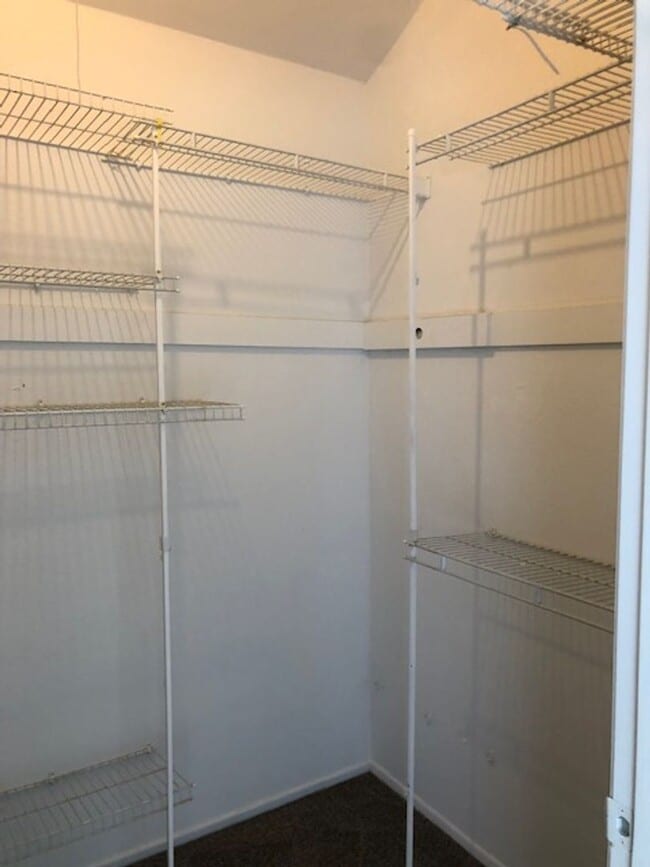 Building Photo - 4 Bed/2.5 Bath  Two Story Home in San Diego