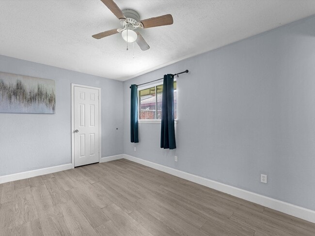 Building Photo - 4431 Oak Shadows Dr