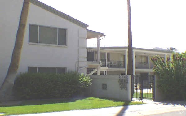 Building Photo - Lounge 69