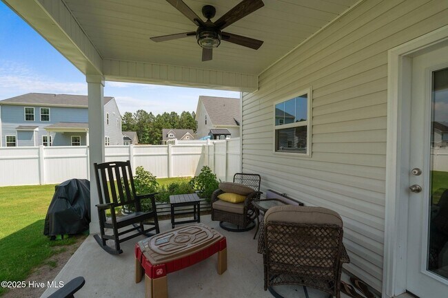Building Photo - 2025 Alder Ln