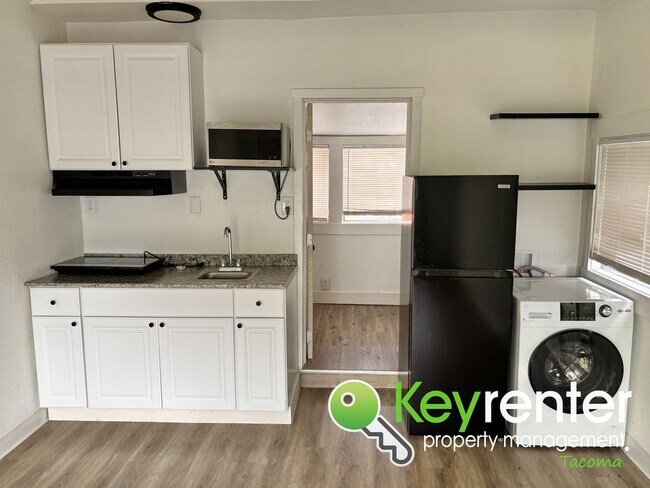 Building Photo - Fully Remodeled Tacoma Home with Detached ...