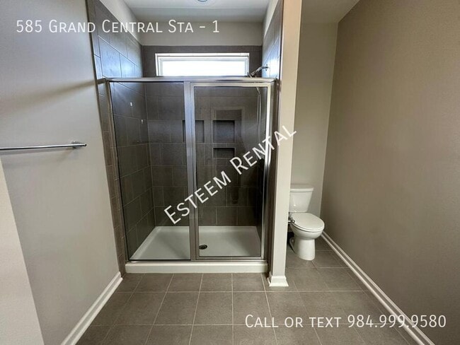 Building Photo - 585 Grand Central Sta