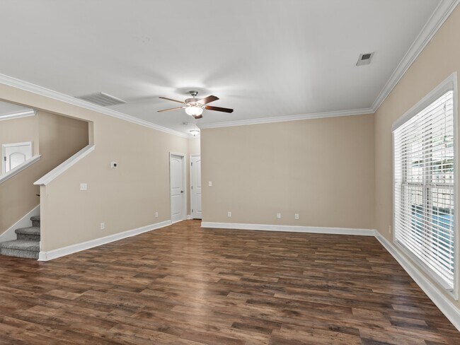 Building Photo - 114 Summer Pointe Ln NW