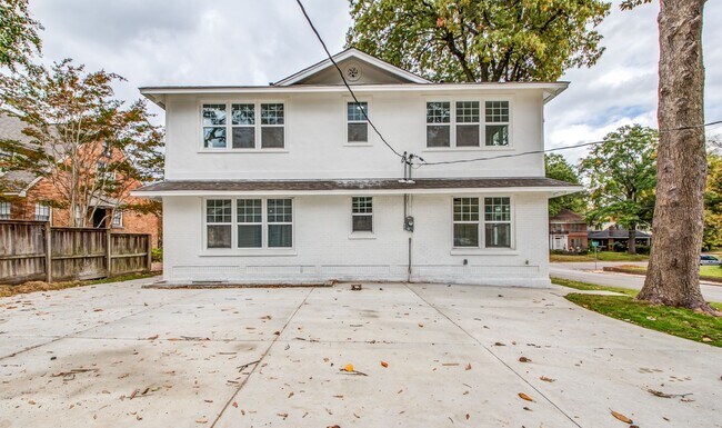 Building Photo - Elegant Midtown Memphis Single-Family Home...