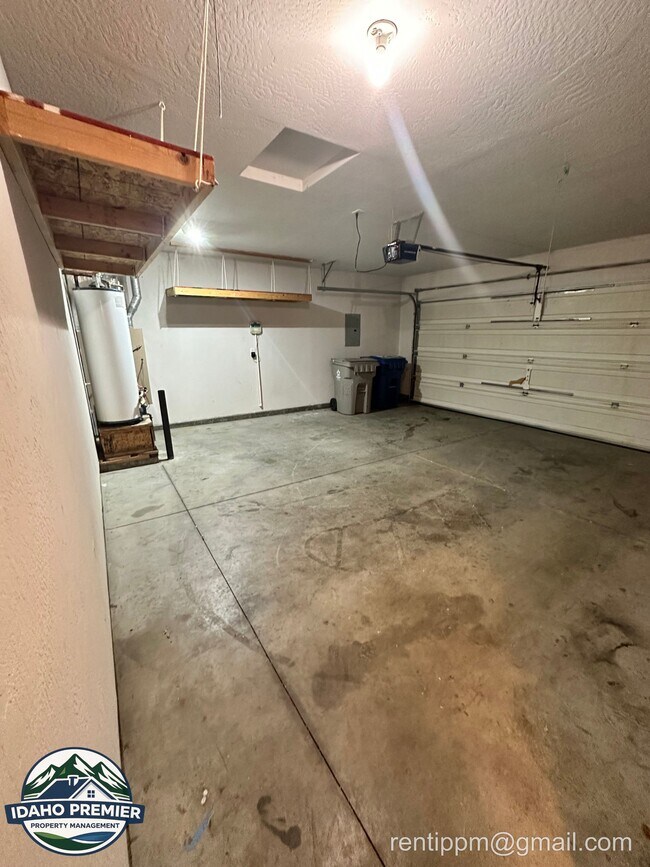 Building Photo - 10977 W Altair St