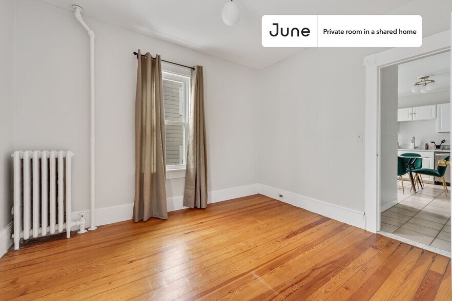 Building Photo - Room in Shared 3 bed/1 bath home