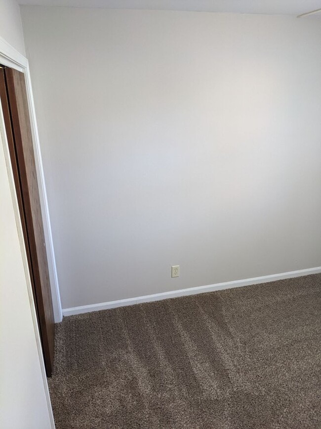 Building Photo - 302 Proctor Ln