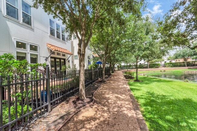 Building Photo - 1716 Upland Lakes