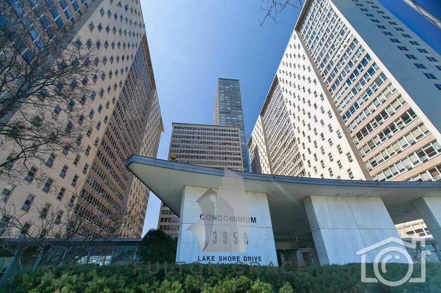 Building Photo - 3950 N Lake Shore Dr