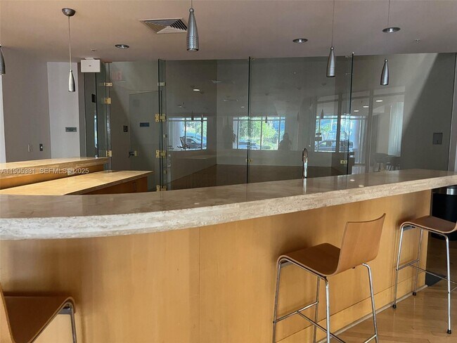 Building Photo - 511 SE 5 Ave